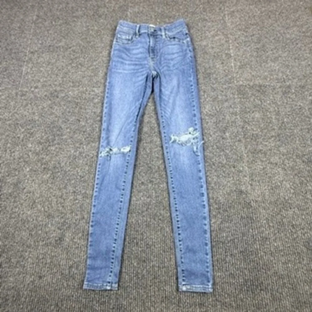 Levis 720 High Rise Super Skinny Distressed Blue Jeans Womens 26x32 52797-0396